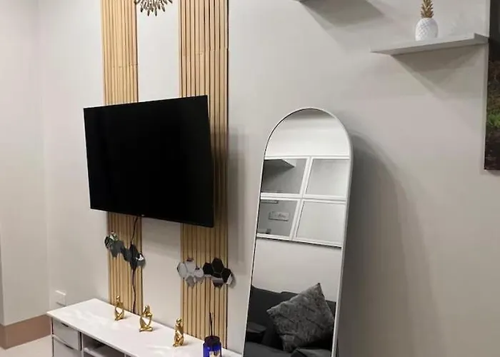Netflix Ready Modern Shore 3 B01-1505 *